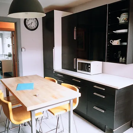 Apartment T3 Cozy, Terrace, Train Station 10 Min Away