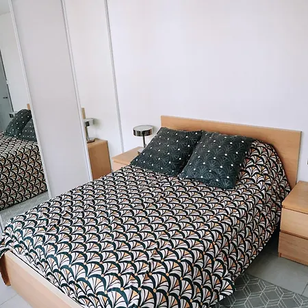 T3 Cozy, Terrace, Train Station 10 Min Away Apartment *