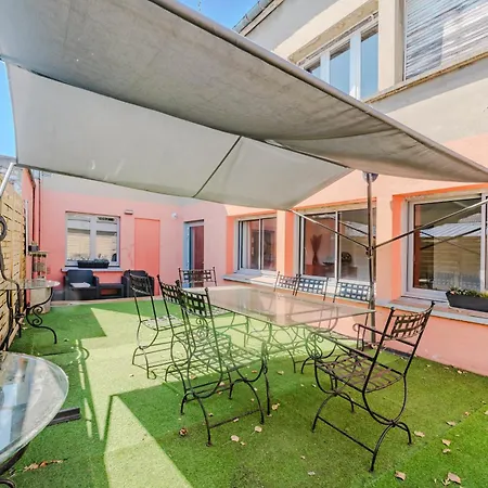 Apartament L'hospice, T3 Avec Terrasse, 10min De La Gare